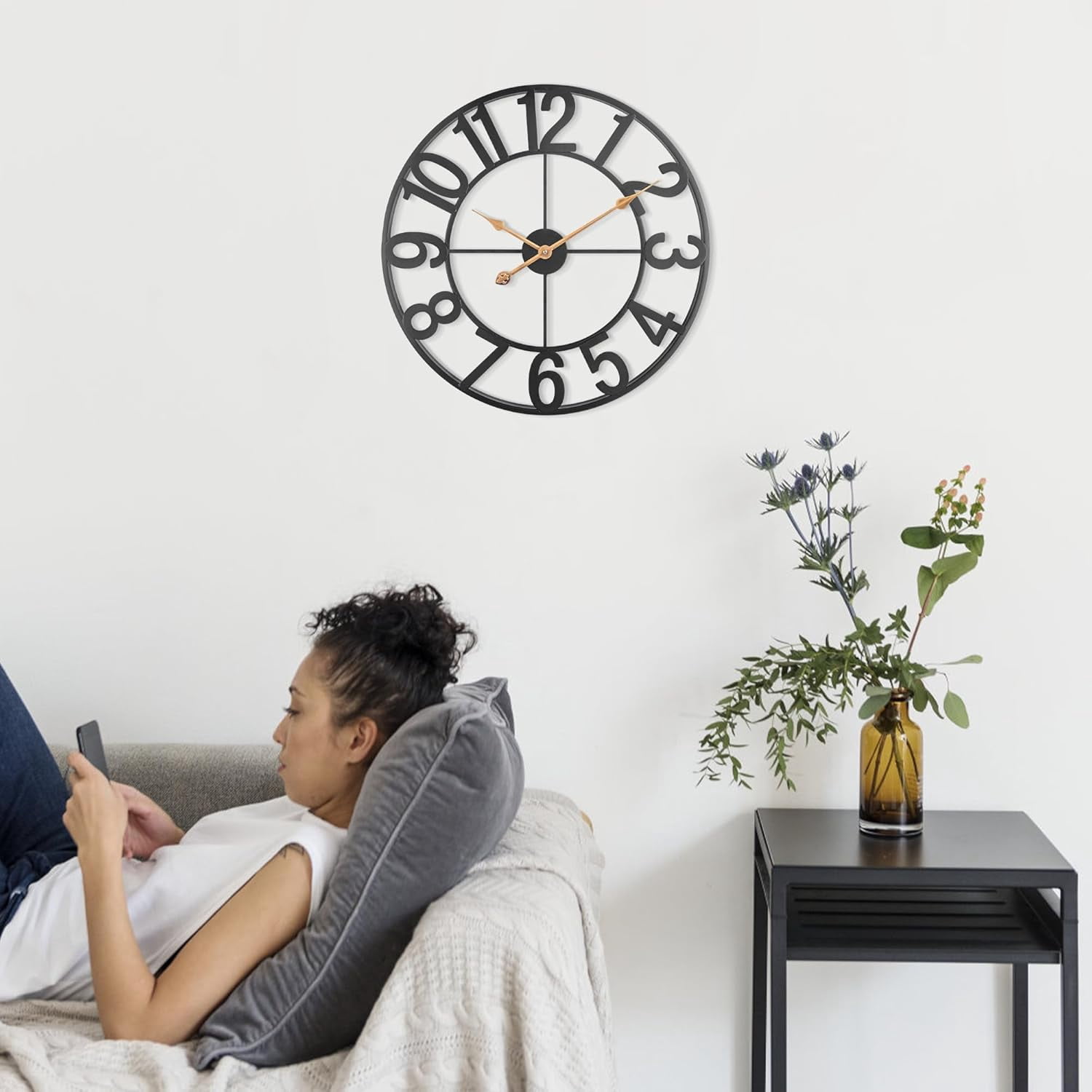 Large Black Wall Clock, Modern 18 Inch Battery Operated Wall Clocks, Silent Non Ticking Analog Clock for Living Room, Office, Home, Bedroom, Kitchen