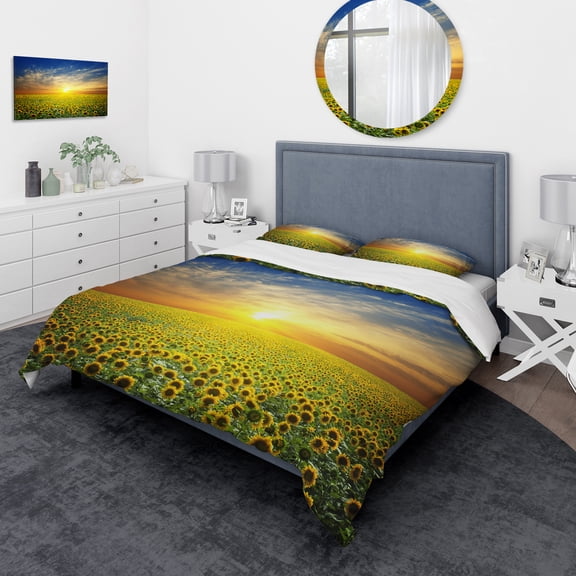Designart 'Beauty Sunset Over Sunflowers Field' Traditional Duvet Cover Set