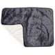 thumbnail image 5 of Manta impermeable para mascotas: 100 x 75 cm, resistente al agua, suave y lavable, ideal para sofás y muebles., 5 of 6