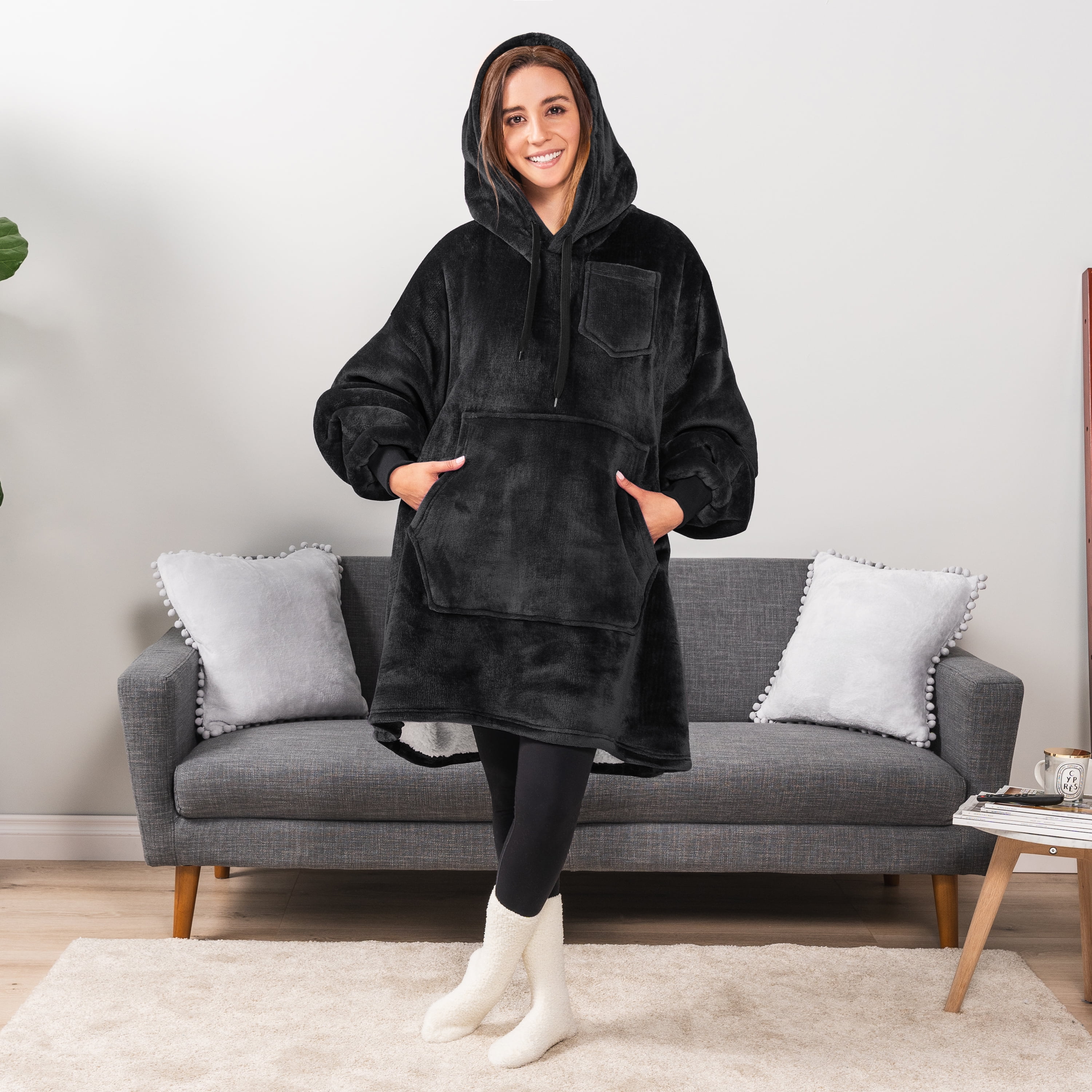 PAVILIA Blanket Hoodie for Women Black, Sherpa Wearable Blanket Men, Cozy Oversized Sweatshirt Blanket, Warm Fleece Hooded Blanket Sweater with Sleeves and Giant Pocket, Black
