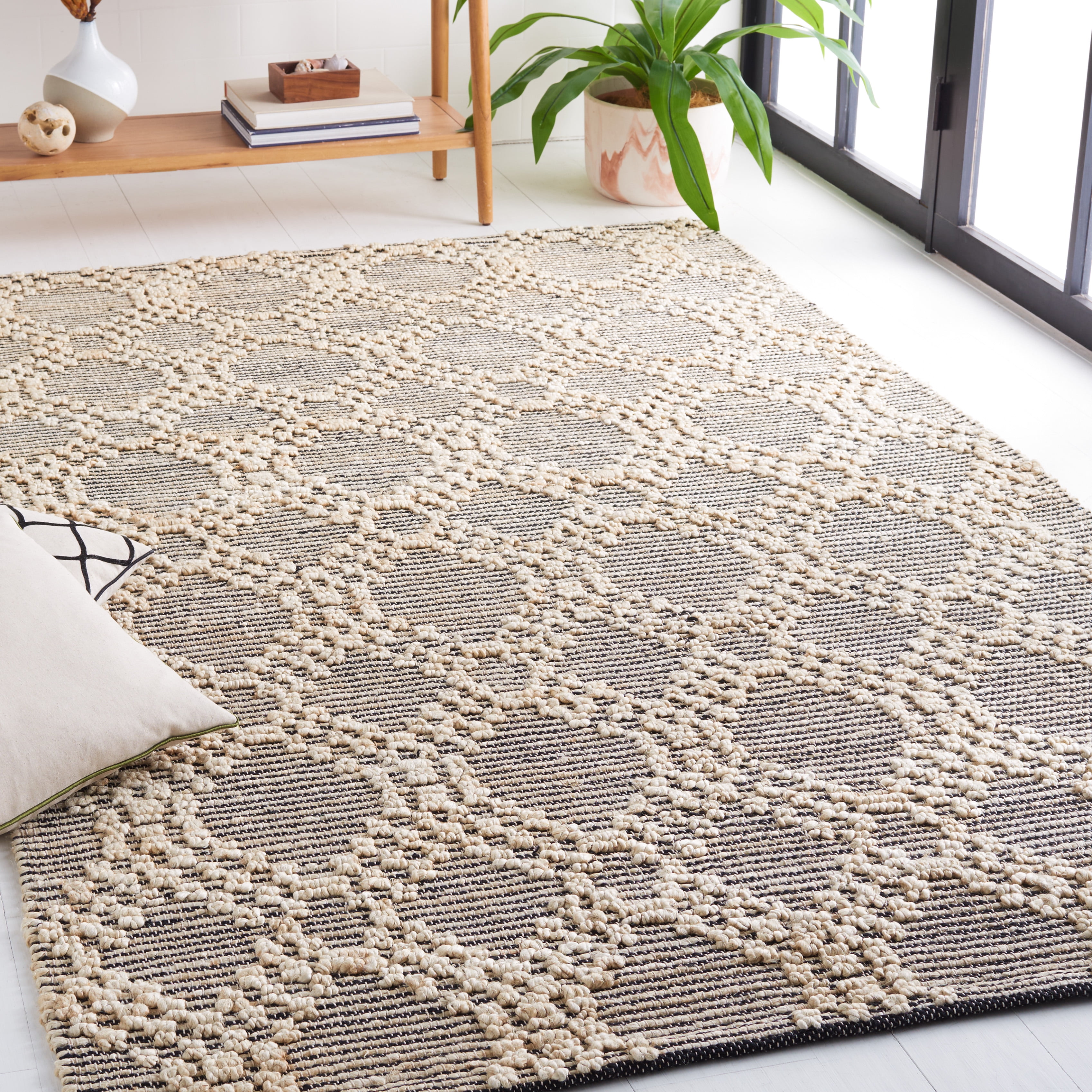 SAFAVIEH Natural Fiber Amadine Geometric Area Rug, Blush/Black, 6' x 6' Square