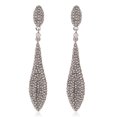 thumbnail image 1 of Pendientes de aleación con colgante de gota de agua de lujo, creativo, europeo y americano, nuevo producto, personalidad, retro, lleno de diamantes oso de fresa Electrónica, 1 of 5