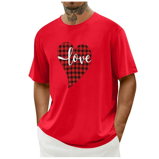 Tops para hombre, blusas y camisas de cuello redondo y manga corta para hombre. Camiseta/camisa informal de cuello redondo y manga corta con estampado de corazones para hombre. Tops de poliéster para