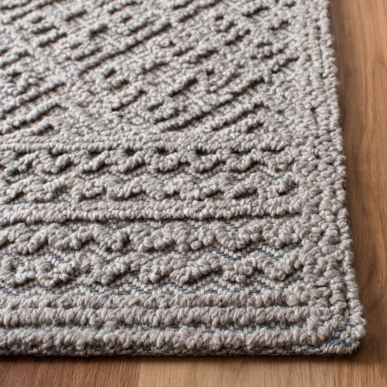 SAFAVIEH Trace Willoughby Geometric Striped Area Rug, Grey/Beige, 4' x 6'