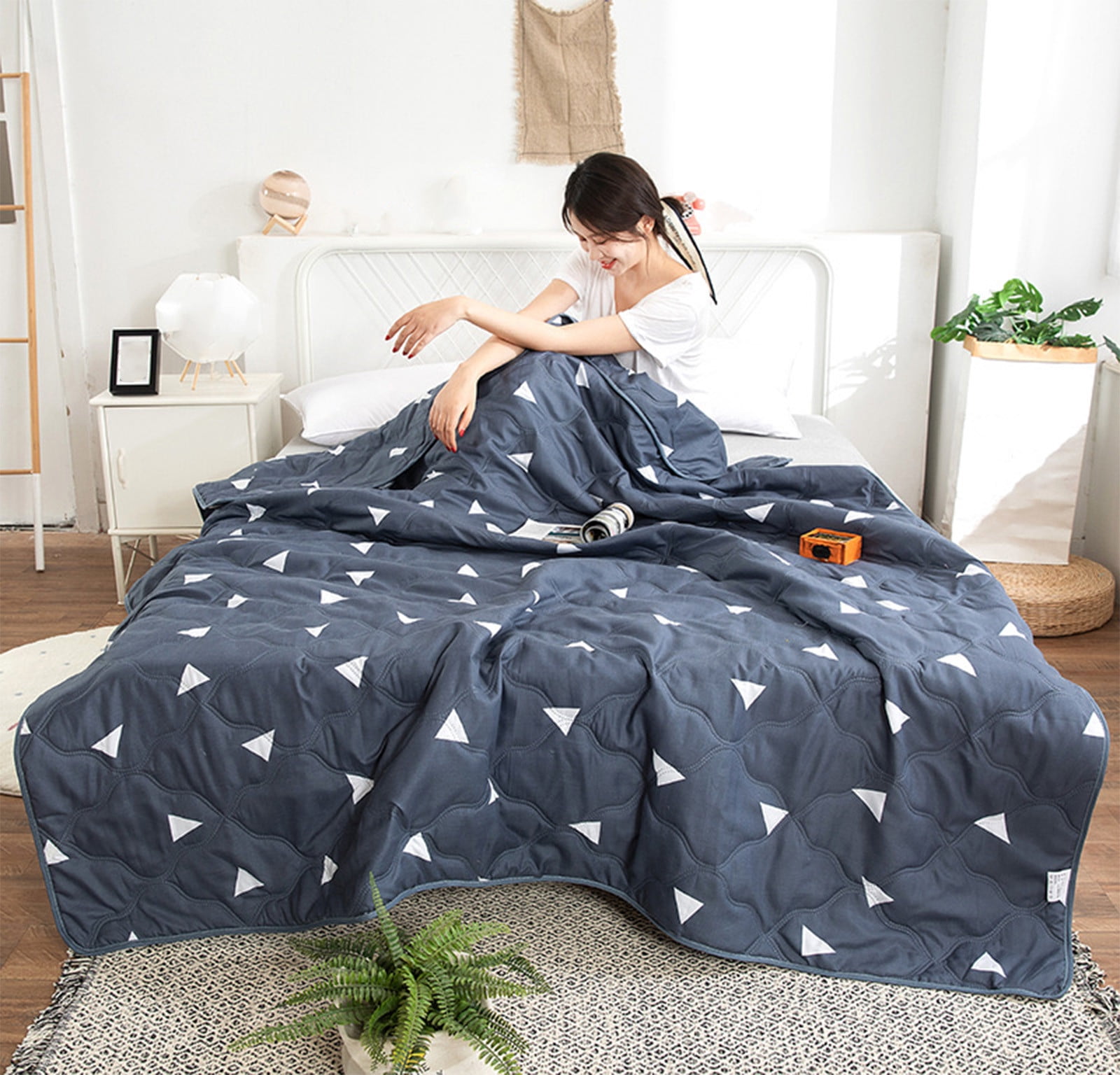 Qocolhg Quilt Twin/Queen Size - Summer Conditioning Quilt, Oversized Bedding Soft Coverlet Quilts Queen Size, Machine Washable Lightweight Cotton Quilt for All Season (Dark Blue)