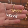 thumbnail image 1 of Gargantilla de perlas inspirada en TS, Collar Fearless Speak Now, traje SWIFTIE, joyería de fama, cantante Taylor Fan, regalo de amante de la música, 1 of 4