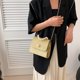 thumbnail image 4 of Adecuado para mujeres que salen con hebilla de perla, bolso pequeño de moda, bolso de mano, bolso bandolera con cadena, color plateado, 4 of 5