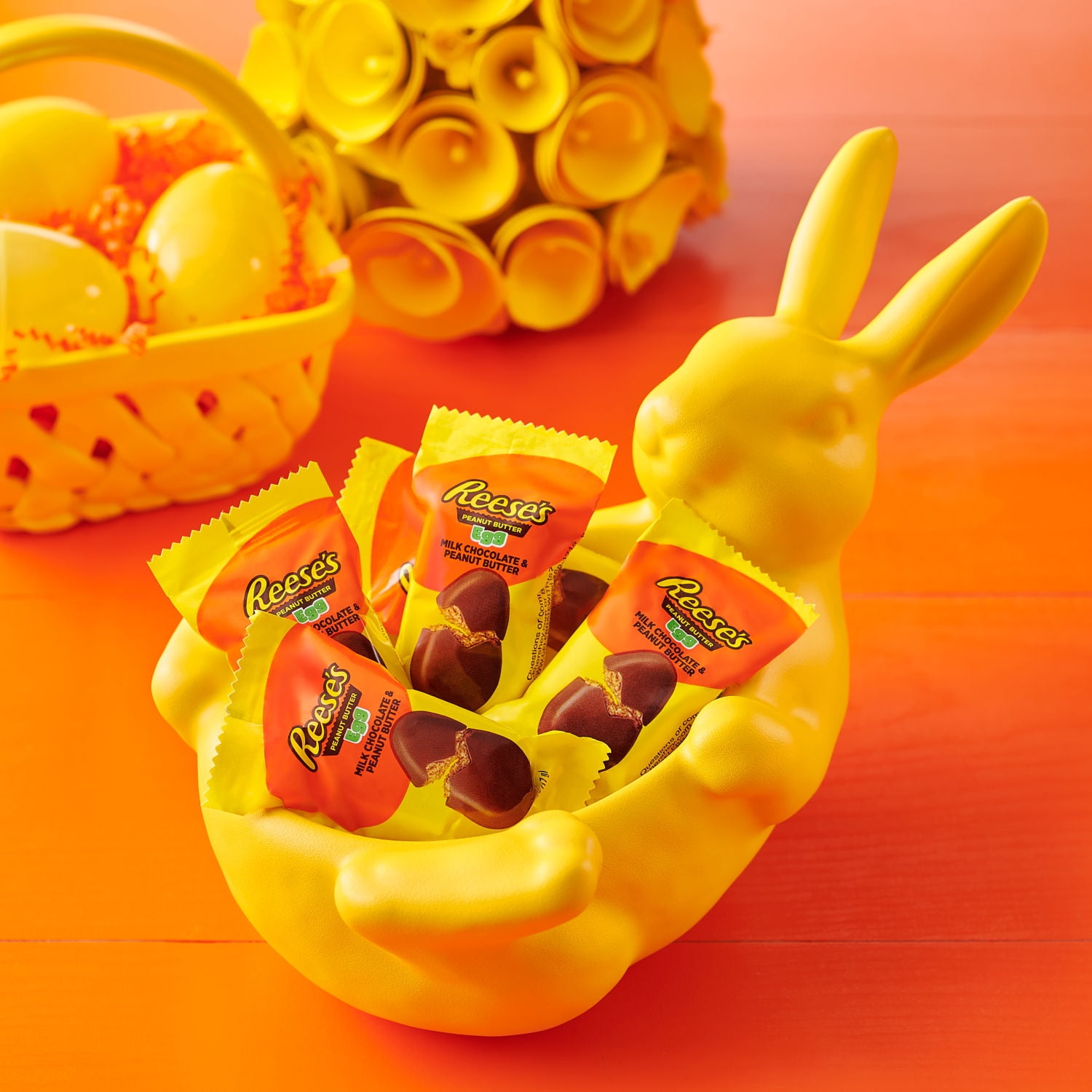REESE'S Milk Chocolate Snack Size Peanut Butter Eggs, Easter Candy Basket Stuffers Bag, 9.6 oz