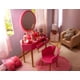 thumbnail image 2 of Set de Tocador y Silla Our Generation con Accesorios para Muñecas de 45 cm, 2 of 7