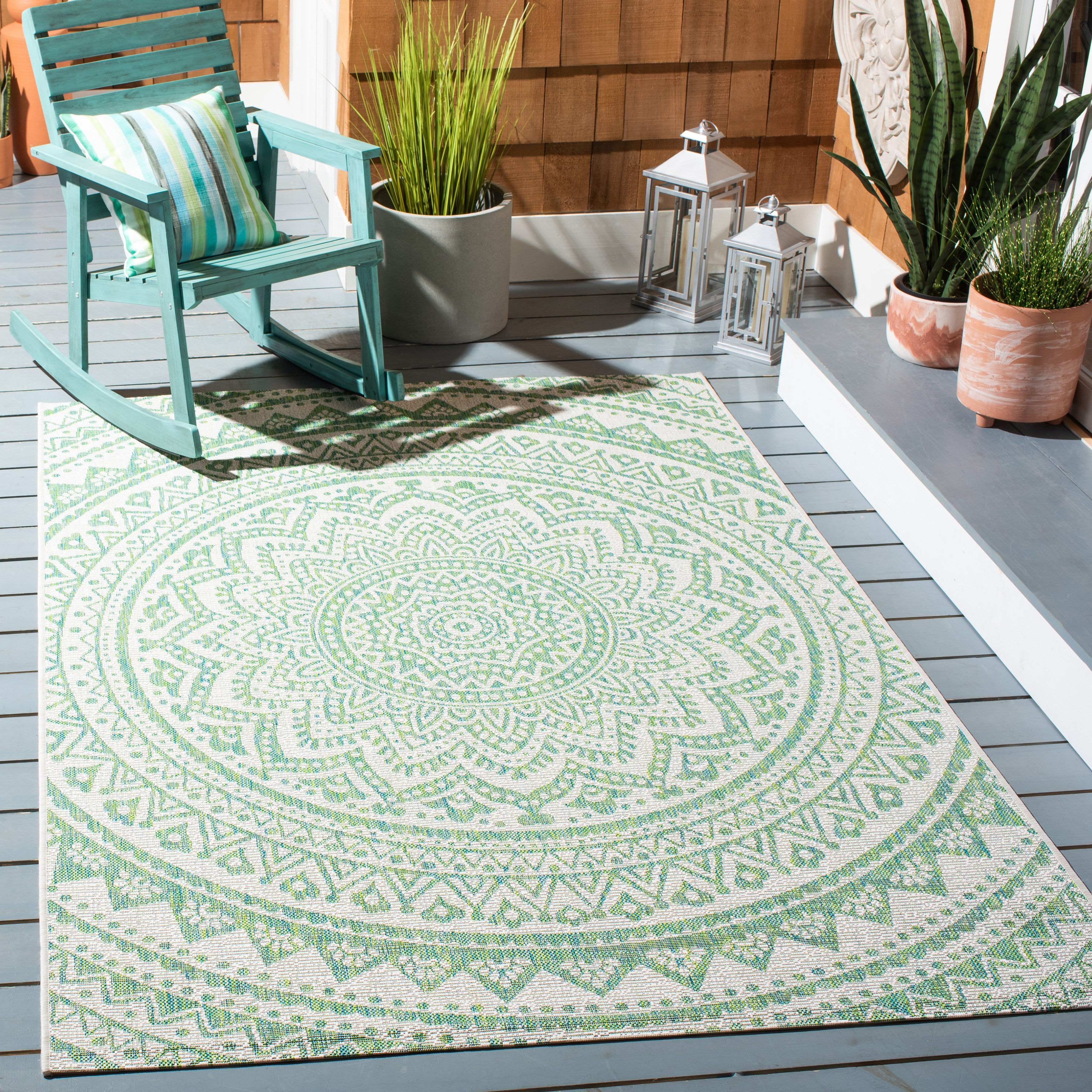 SAFAVIEH Courtyard Josiah Floral Medallion Indoor/Outdoor Area Rug, Ivory/Green, 4' x 4' Square