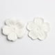 thumbnail image 4 of 100 piezas de pétalos de flores artificiales de seda de tela satinada para fiestas, hogar y bodas. Blanco crema, 4 of 9