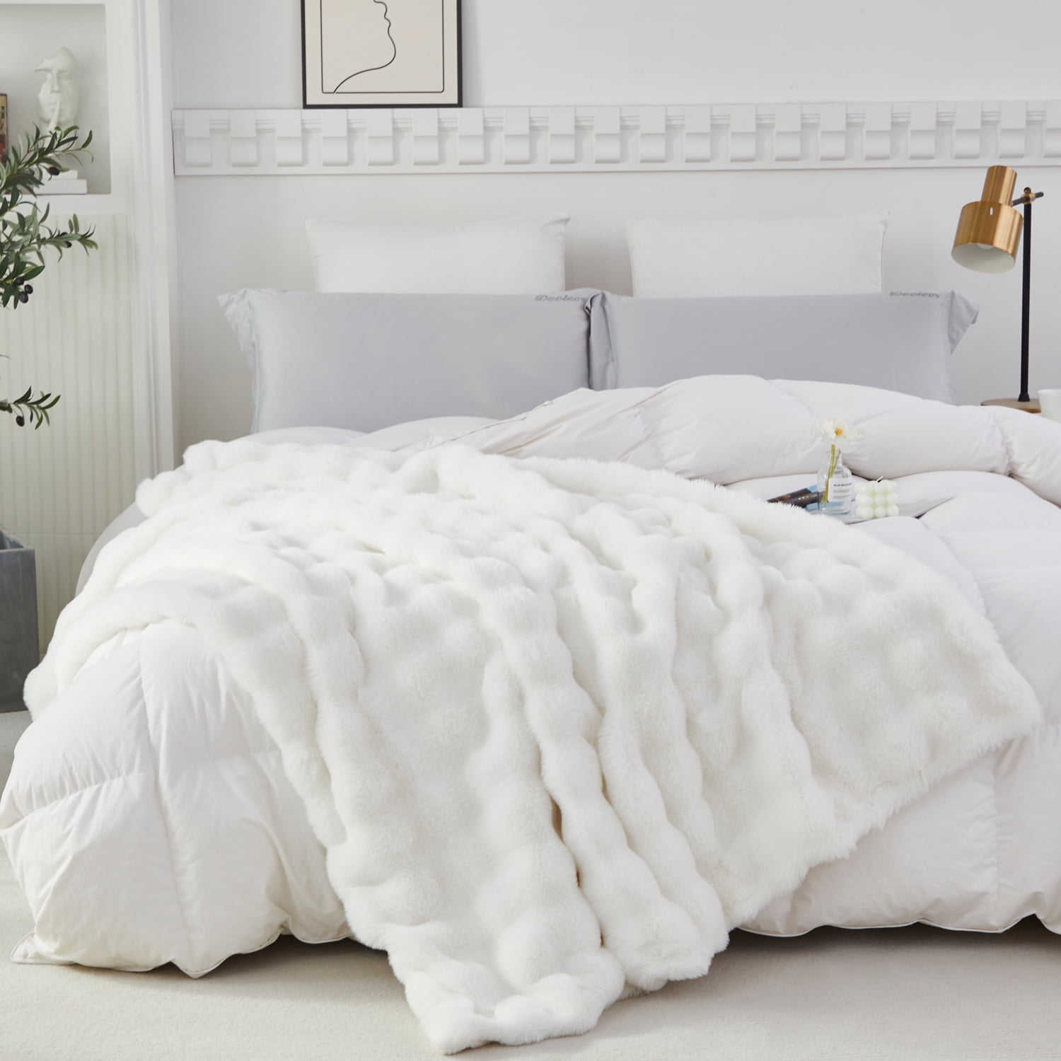 URBONUR White Faux Rabbit Fur Throw Blanket for Couch Chair, Fluffy Bubble Throw Blanket, Cute Fuzzy Blankets 40×63 Inches