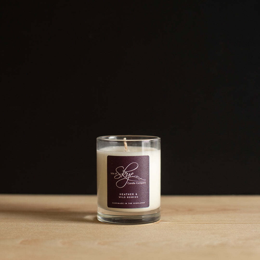 Isle of Skye Candle Co. Heather and Wild Berries 100% Natural Blend of Soya Wax and Botanical Oils, 20h Candle Made in Scotland