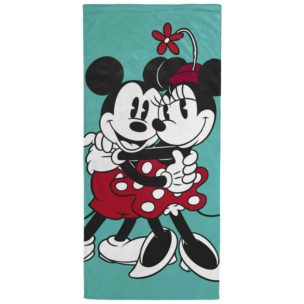 Mickey & Minnie Hugs Beach Towel