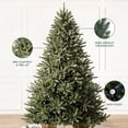 thumbnail image 4 of Árbol de Navidad Balsam Hill Classic abeto azul 6.5 pies sin iluminación, 4 of 8