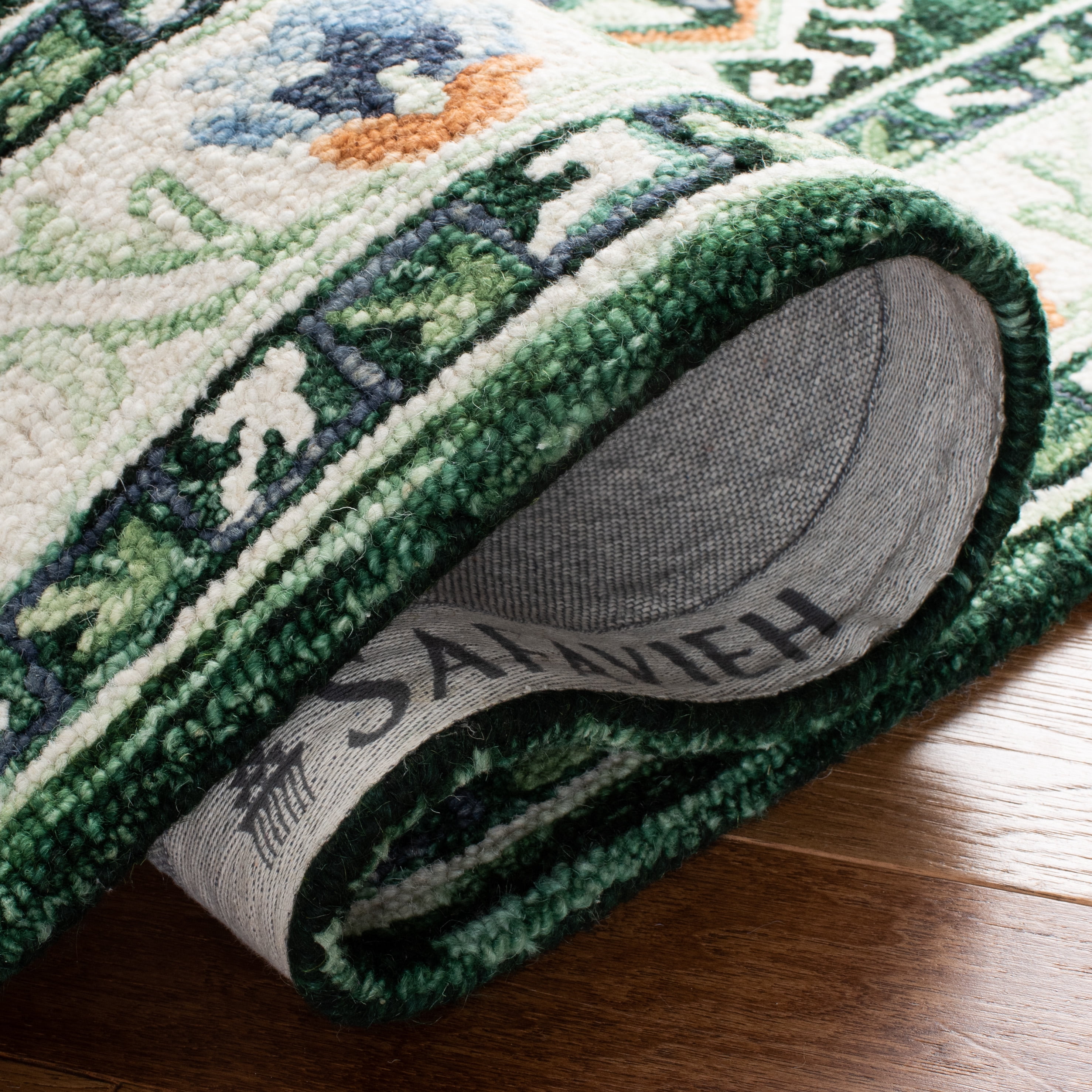 SAFAVIEH Aspen Dedrick Southwestern Wool Area Rug, Green/Ivory, 7' x 7' Round
