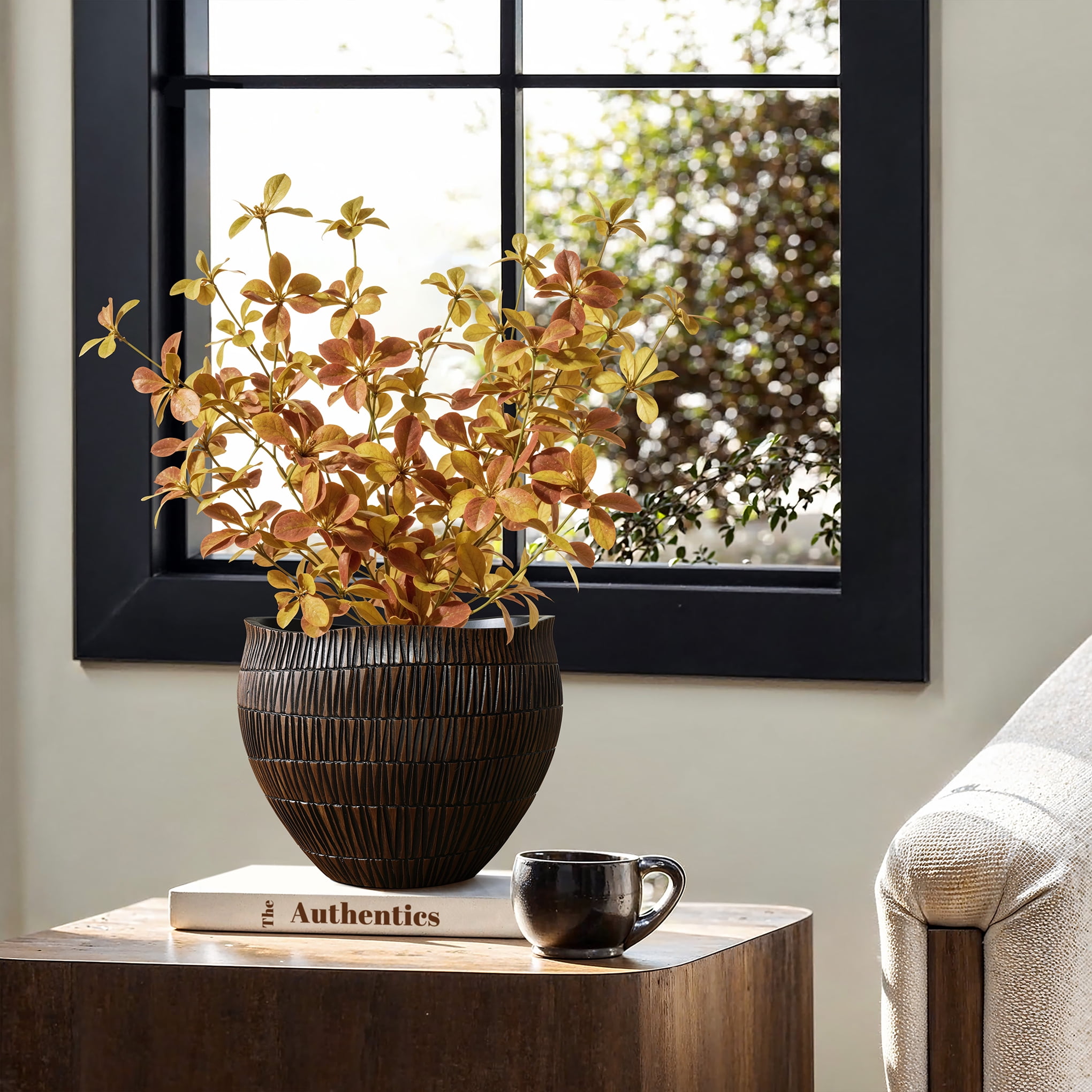 LuxenHome Brown with Black V-Pattern Polyresin 10-Inch Round Planter