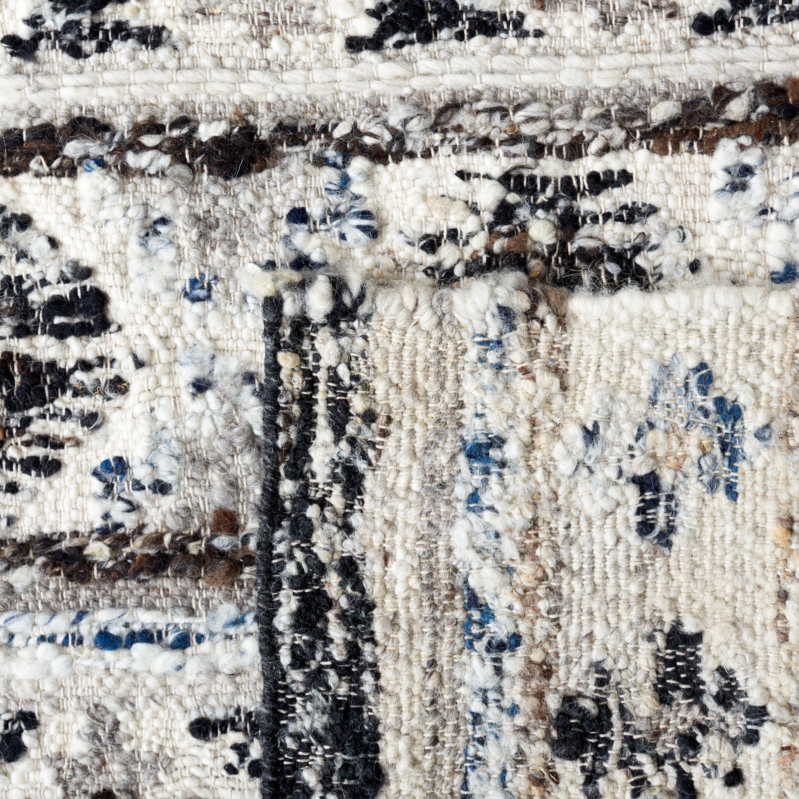 Safavieh Manhattan Cenric Southwestern Area Rug, Ivory/Black, 5' x 8'