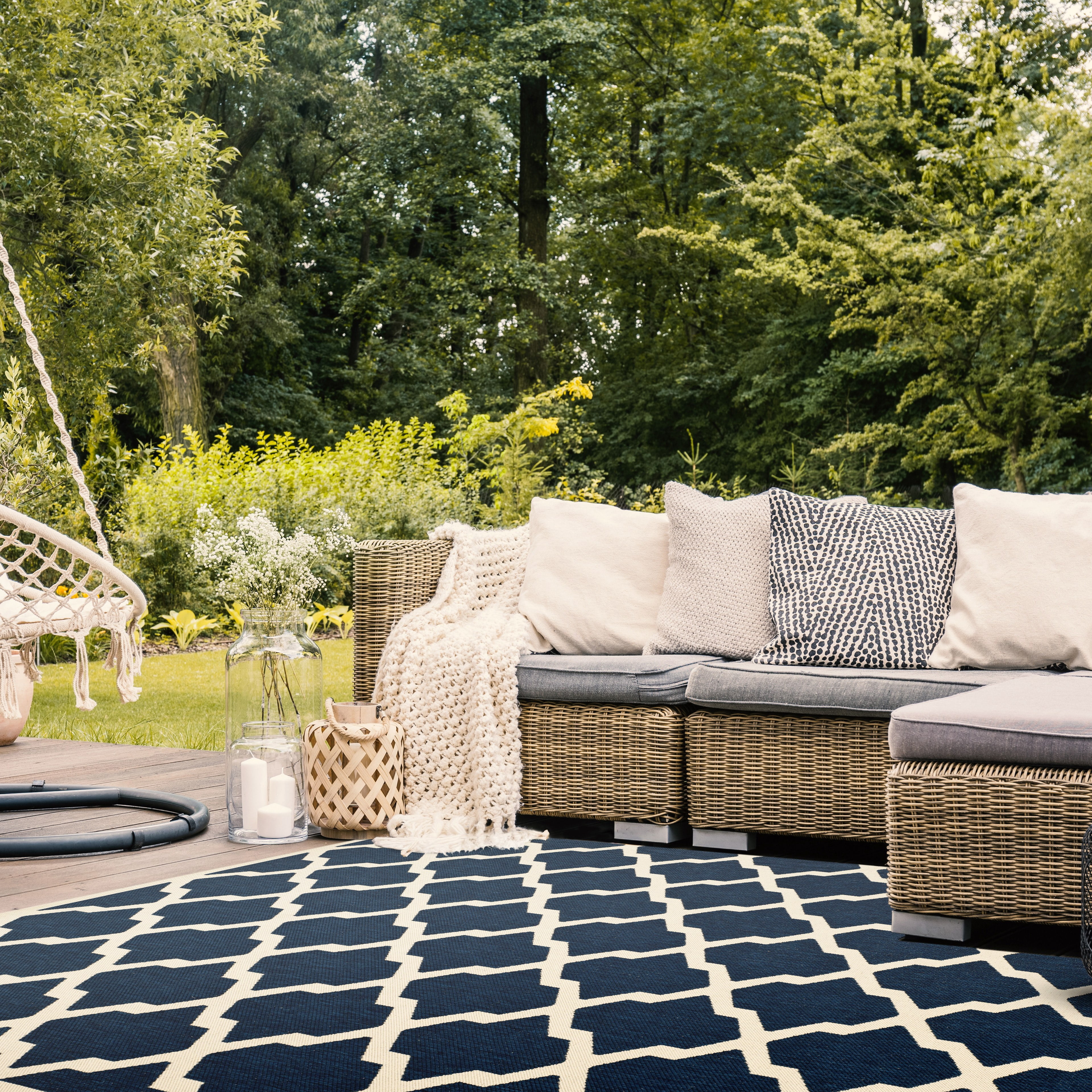 Safavieh Courtyard Amber Geometric Indoor/Outdoor Area Rug, Navy/Beige, 8' x 11'
