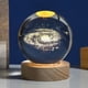 thumbnail image 4 of Fiudx Bola de Cristal Planetaria Brillante, Diseño de Galaxia de Astronauta, Luz Nocturna Rgb Cálida, Lámpara de Noche con Alimentación Usb, Elegante Decoración para El Hogar, Idea de Regalo Única, T, 4 of 5