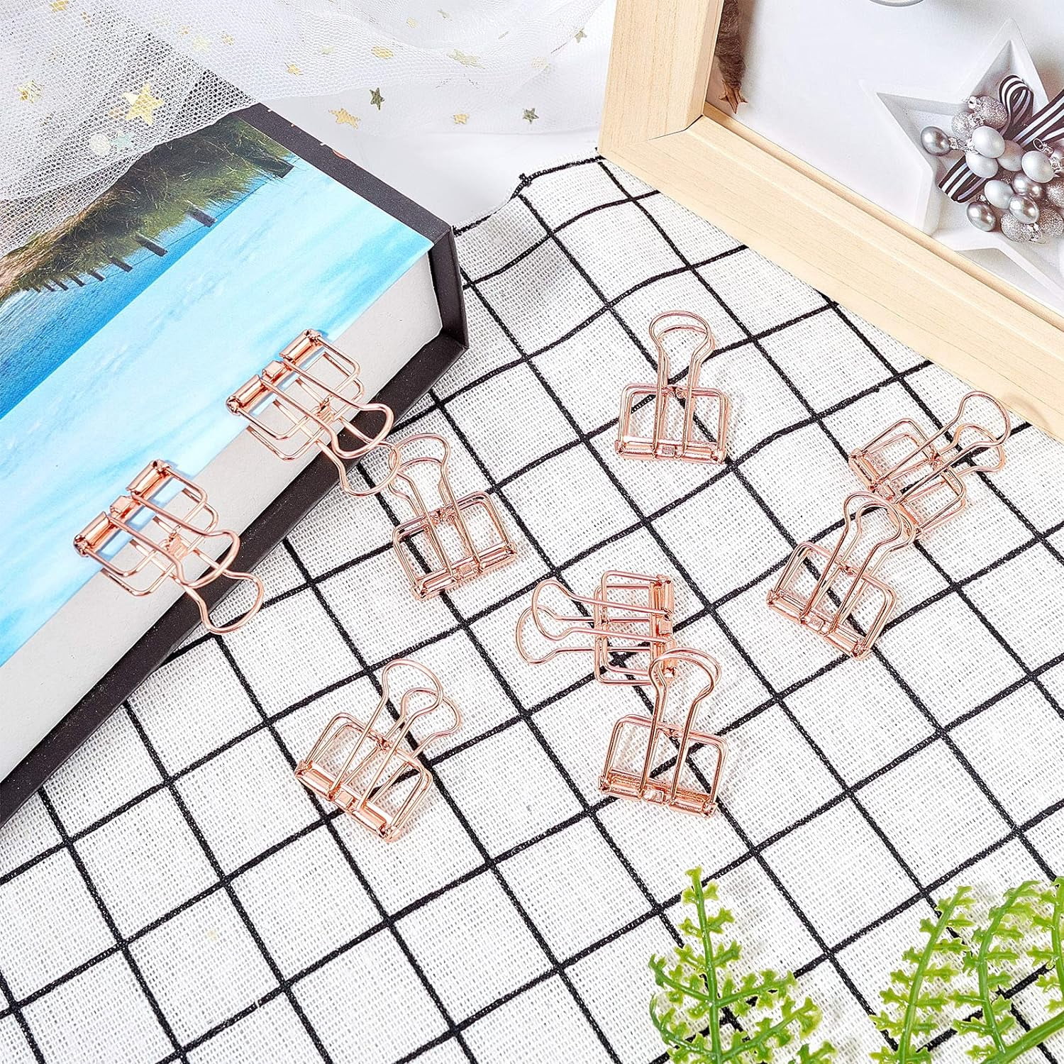 1Set Office Appliance with 24/6 Standard Staple Iron Wire Hollow Tape Cutters Holder & Claw Staple Remover Spring Powered Desktop Stapler Metal Binder Clips Rose Gold