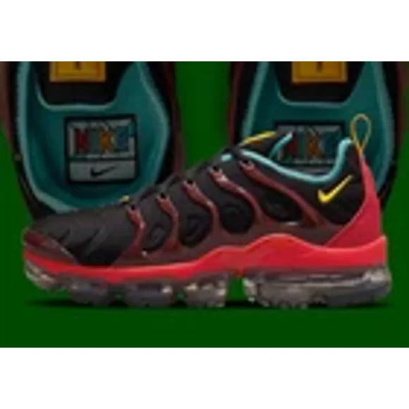 Nike Air Vapormax Plus Stained Glass Black Red Blue DX1795-001 sz 10.5 Men's