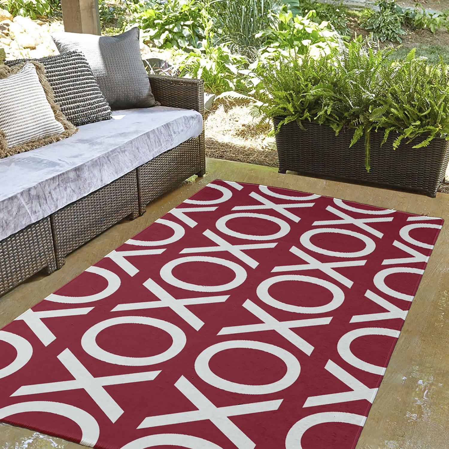 Simply Daisy 3' x 5' Brick Hugs and Kisses Valentines Chenille Indoor/Outdoor Rug