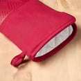 thumbnail image 5 of TOWN & COUNTRY BASICS Basketweave Soft Silicone Oven Mitt 2-Pack Set, Heat Resistant up to 500F, Flexible Silicone, Non-Slip Grip, Red, 7.5"x13", 5 of 6