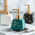 thumbnail image 4 of Dispensador de jabón, botella prensadora de loción, artículos de baño (1 botella cuadrada blanca), 4 of 5
