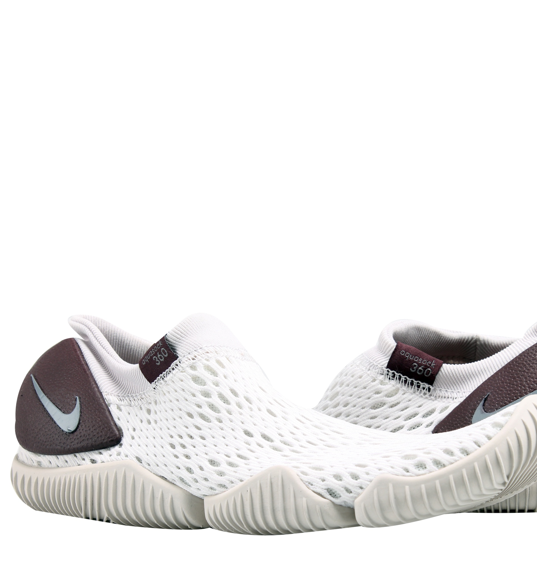 aqua socks nike mens