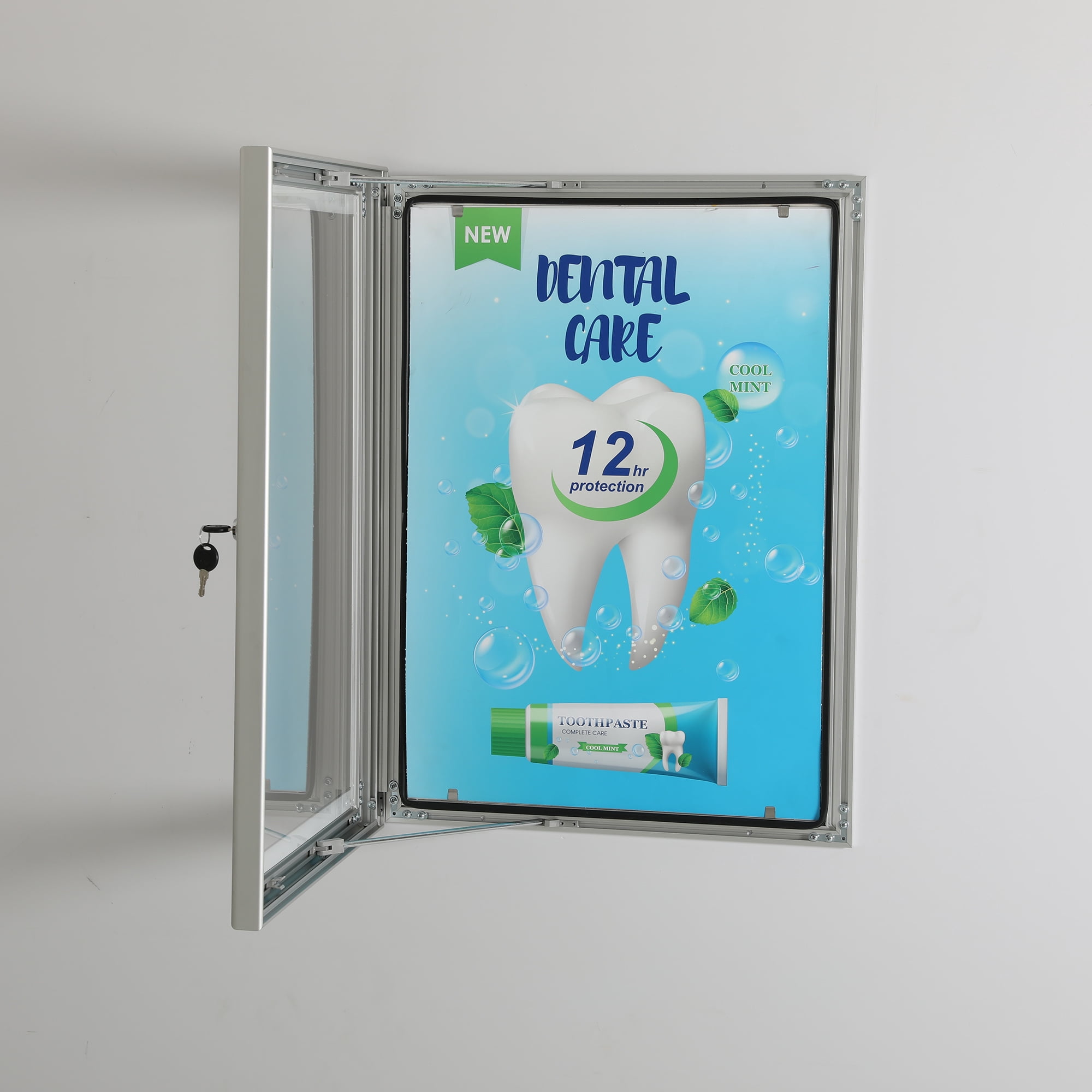 M&T Displays Enclosed Lockable Sealed Poster Showboard 22x28 Inches Silver Aluminum Noticeboard Bulletin Board For Office School Classroom Hospital Commercial Use