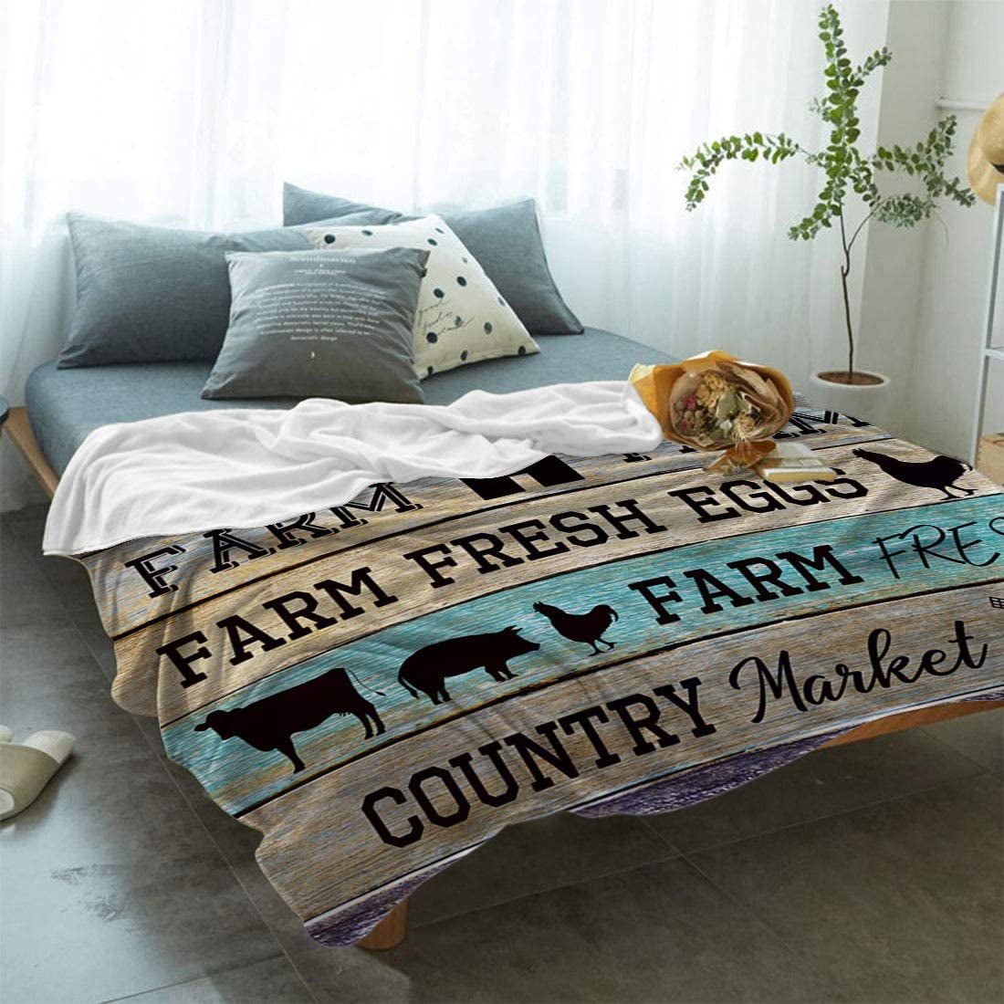 Farmhouse Blanket Super Soft Flannel Fleece Throw Blankets Farm Animal Cow Pig Horse Rustic Wooden Texture Blanket Lightweight Cozy Warm Fuzzy Plush Microfiber Blankets for Couch Bed Sofa 50x60inch