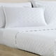 thumbnail image 2 of Set de colcha Benzara Keo King reversible blanco sedoso Tencel, 2 of 6