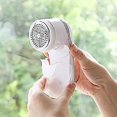 thumbnail image 5 of Eliminador de pelusas eléctrico con cuchilla de acero inoxidable con cable USB para ropa, 5 of 5
