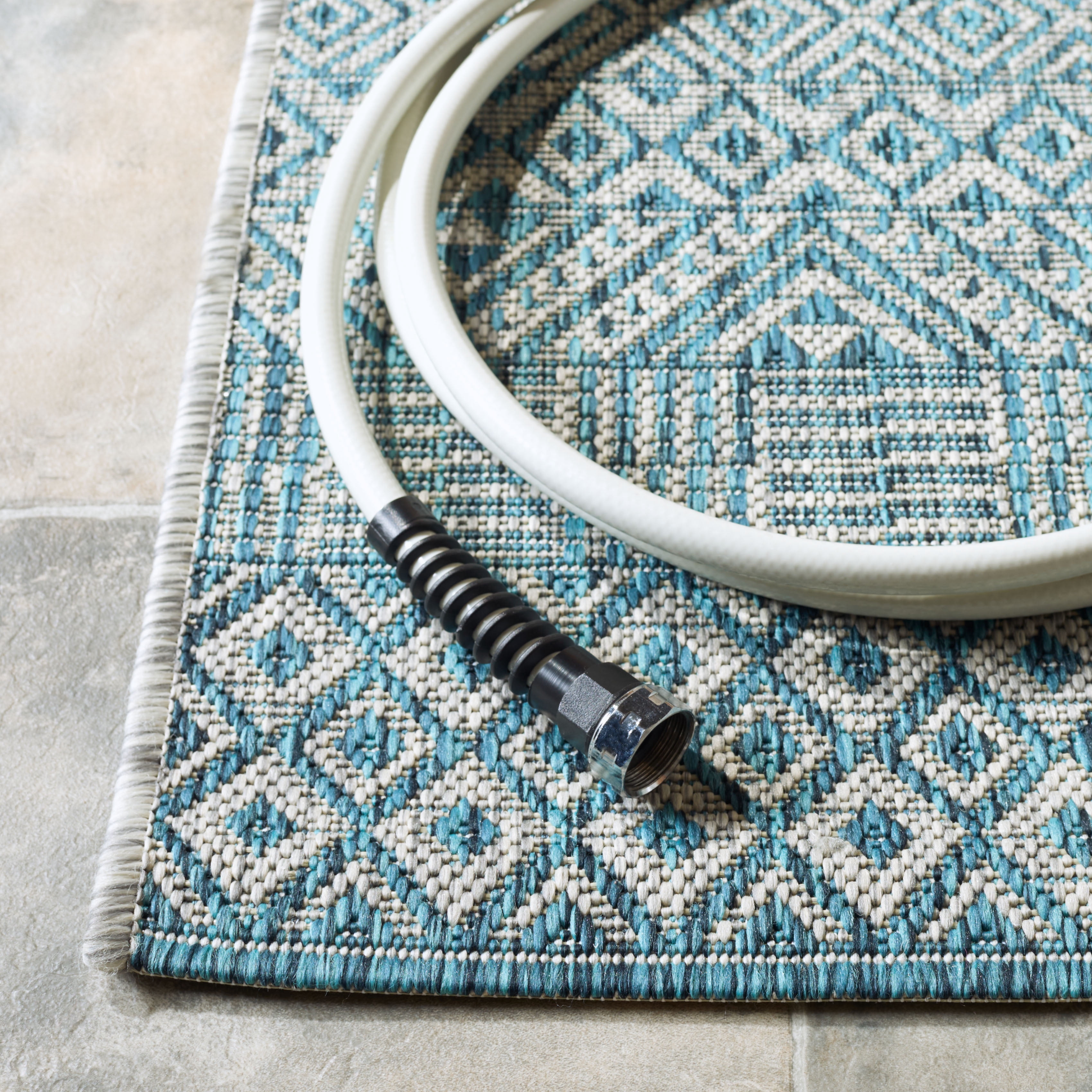 SAFAVIEH Courtyard Evander Geometric Indoor/Outdoor Area Rug, Gray/Aqua, 2' x 3'7"