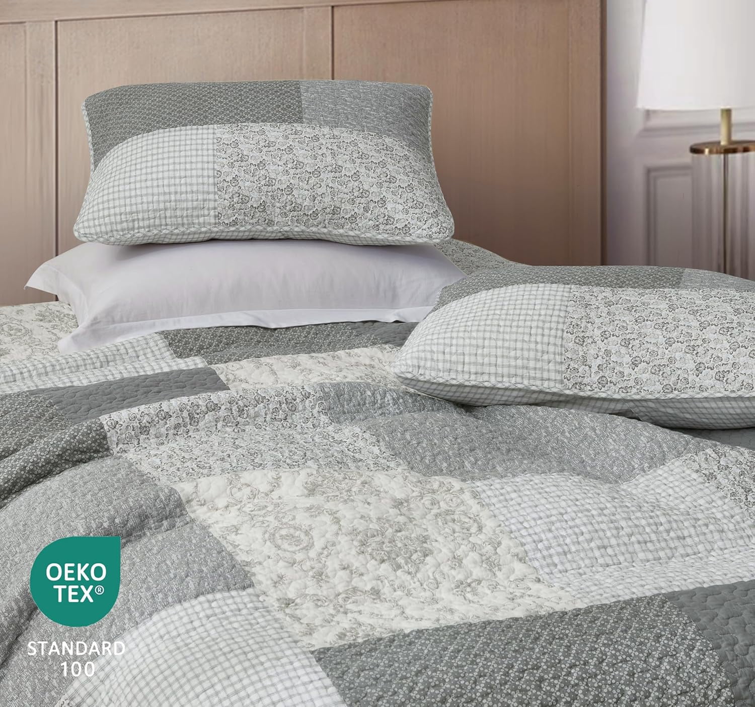 Chezmoi Collection 3-Piece Muted Gray White Ivory Floral Plaid Patchwork Cotton Quilt Reversible Lightweight Bedspread Set, Oversized King 120x96