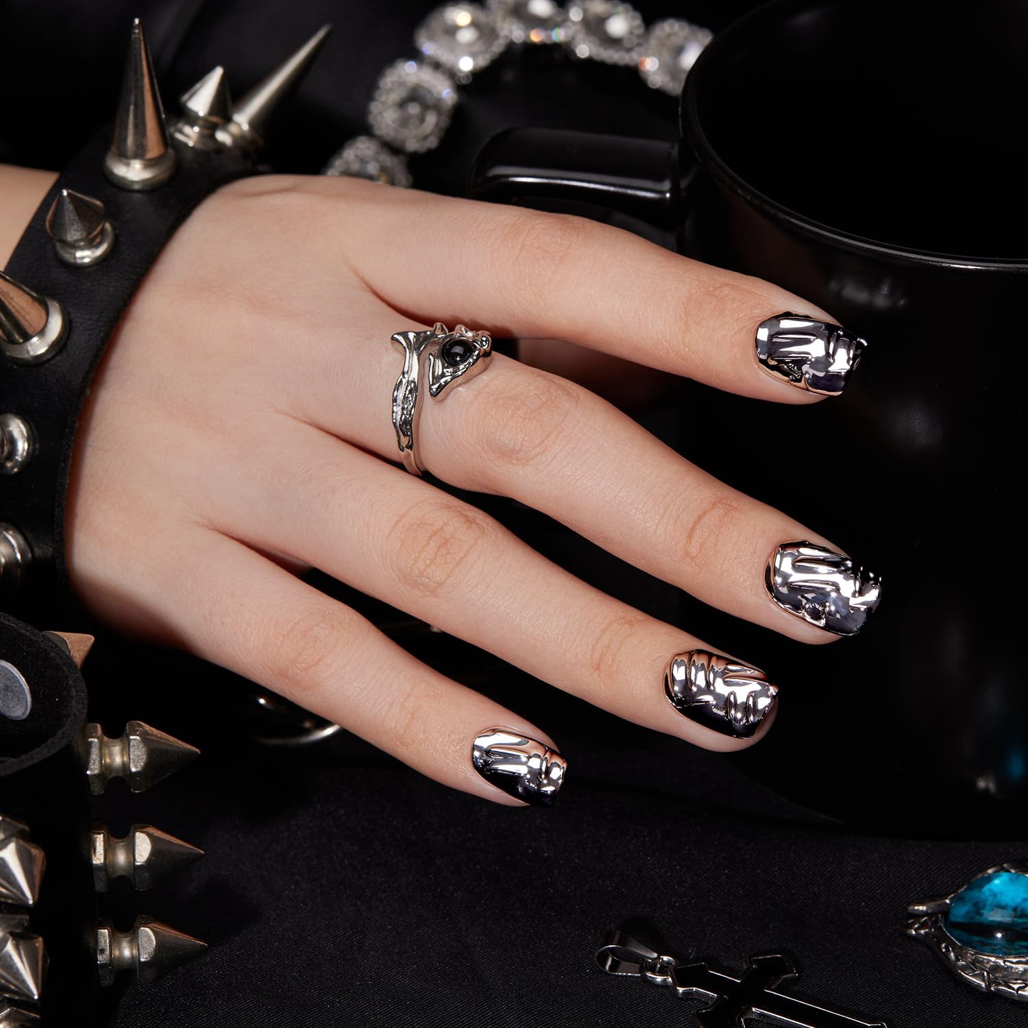 VSALON Press on Nails Short Square - Metallic Chrome 3D Sculpting Glue On Nails, Halloween Reusable Opaque Fake Nails with Quick Dry Glue, Protector Oil - 32 PCS Stick On Nails in 16 Sizes (Armor)