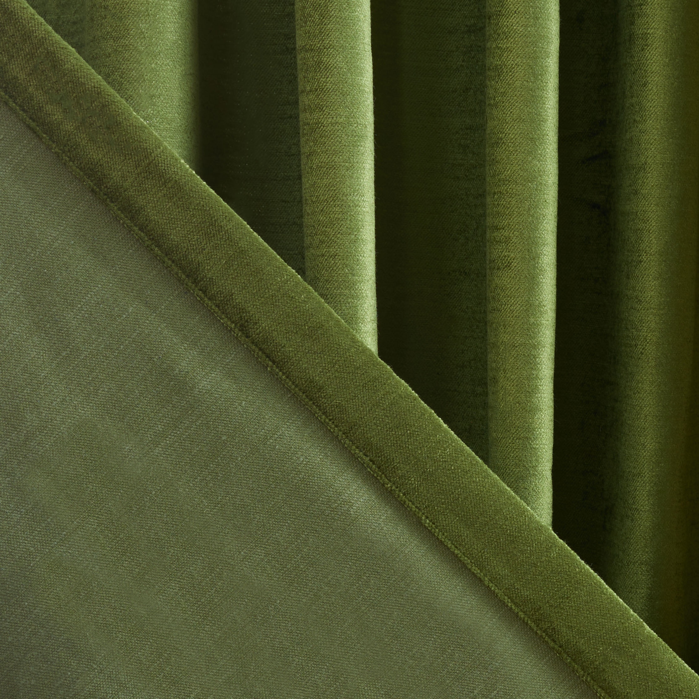 SAFAVIEH Rosedale Glam Green Solid Tab Top Blackout Curtains, 52" x 84"