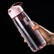 thumbnail image 4 of Botella de agua deportiva de 550 ml con asa de transporte y rejillas mezcladoras integradas, a prueba de fugas, ideal para gimnasio, fitness, viajes, hervidor de plástico., 4 of 6