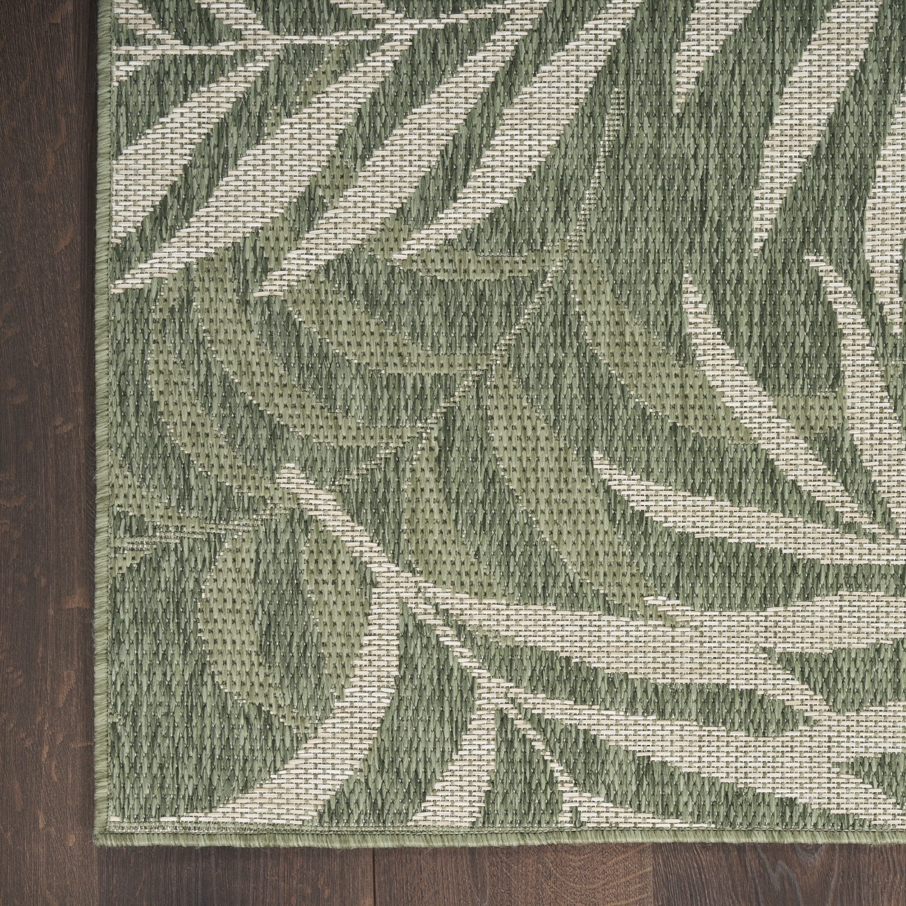 Nourison Garden Oasis Indoor/Outdoor Green Ivory 5' x 7' Area Rug (5x7)