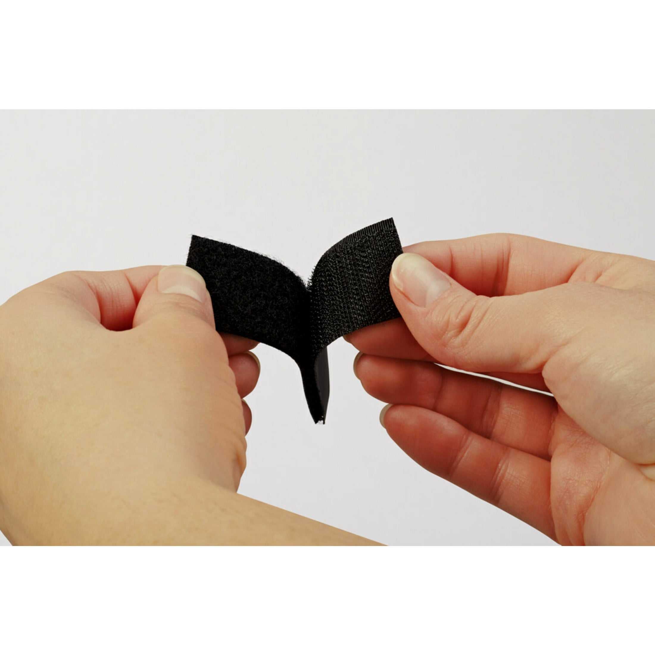 Scotch Black Hook & Loop Fasteners, Indoor Use, Holds 3 lbs, 3/4 in x 5 ft, 1 Count