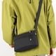 thumbnail image 4 of Bolsa Crossbody Pequeña Bolsa Crossbody para Hombres Bolsa de Pecho de Material Impermeable Bolsa de Hombro Casual Deportiva Al Aire Libre Bolsa de Mensajero Pequeña, 4 of 6