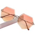 thumbnail image 1 of Lunettes de Soleil Il de Chat Classiques Unisexes Y1099, 1 of 5