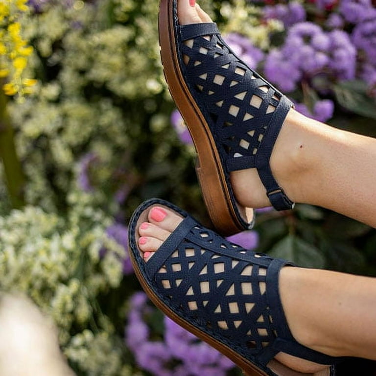 Naot Women's Amadora Sandal Navy Velvet Nubuck - 63417-D74