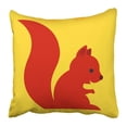 thumbnail image 1 of RYLABLUE Petite Taie d'Oreiller Rouge Heureuse Squirrel avec Longue Queue Touffue Assis sur le Côté 18x18 Pouces, 1 of 1