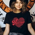 thumbnail image 3 of T-shirt Graphique d'Infirmière avec Motif de Cœur Rétro pour le Personnel Médical, Rose Pâle, Taille 3TG, 3 of 6