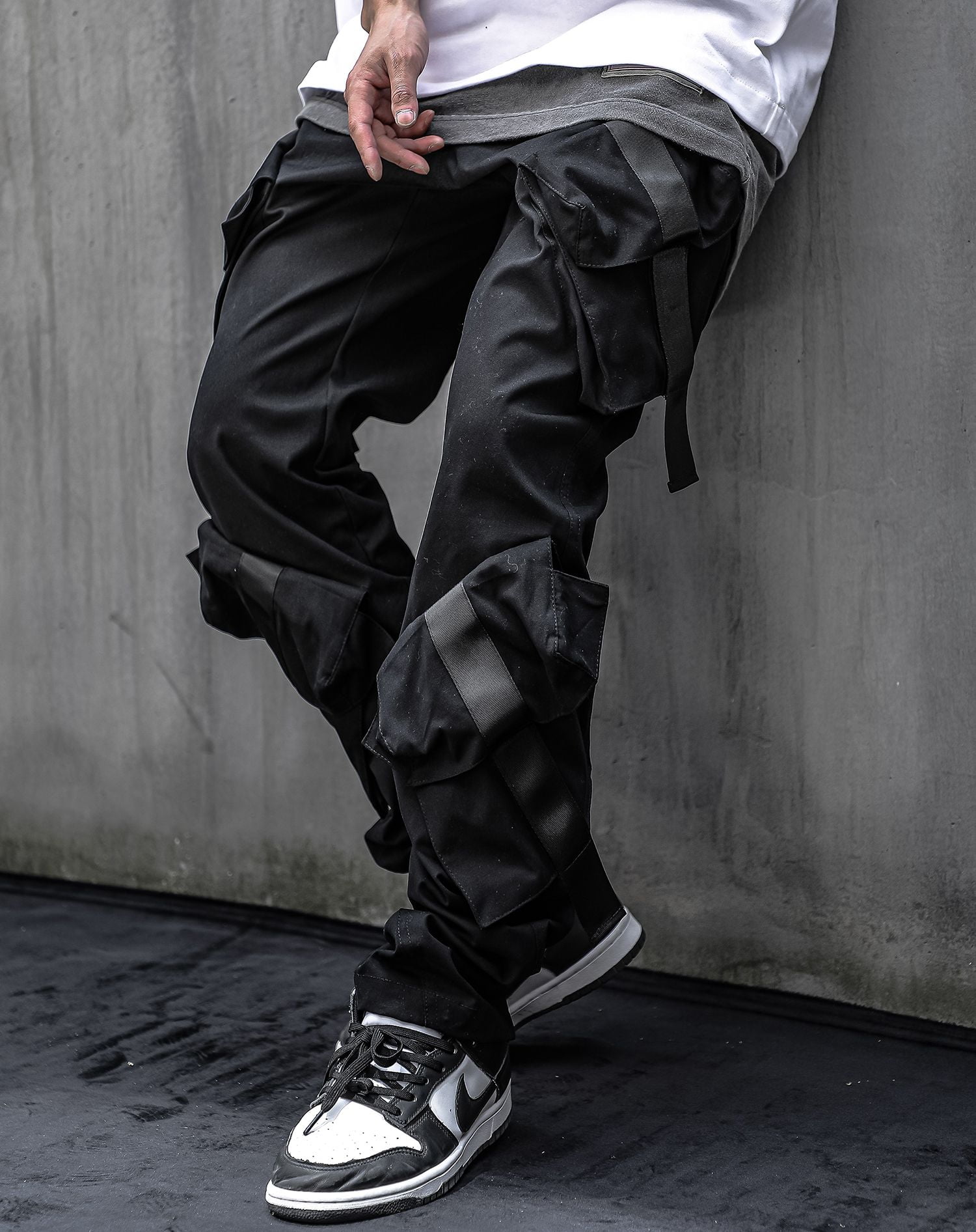 Niepce Inc Black Techwear Slim Fit Men's Cargo Pants With Multi