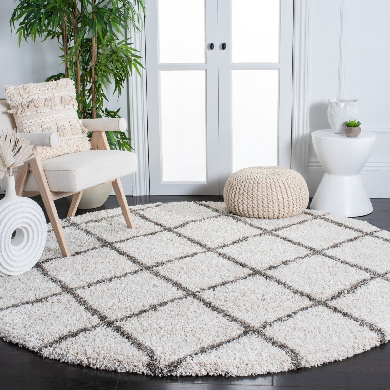 SAFAVIEH Hudson Jackson Trellis Shag Area Rug, Ivory/Grey, 7' x 7' Square