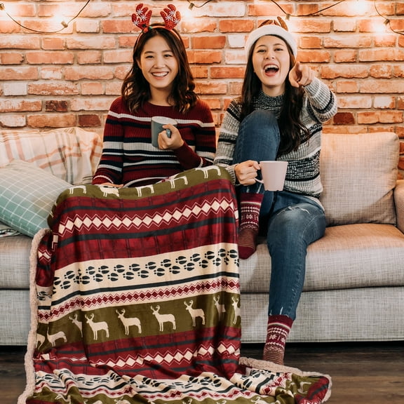 Sherpa Throw Blanket Snowflake Pattern, Reversible Micro Fleece TV Blanket All Season for Bed or Couch 50" x 60"