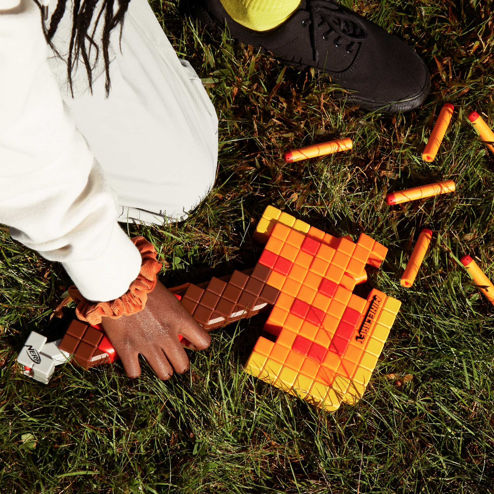 Nerf Minecraft Firebrand Dart-Blasting Axe photo 2